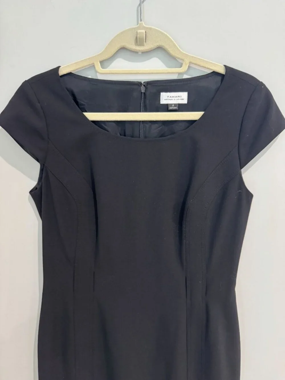 Tahari Arthur S. Levine | Black Cap-Sleeve Sheath Dress size 6. - Picture 7 of 16